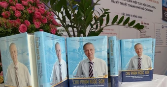 Ra mắt sách về GS.TS Chu Phạm Ngọc Sơn