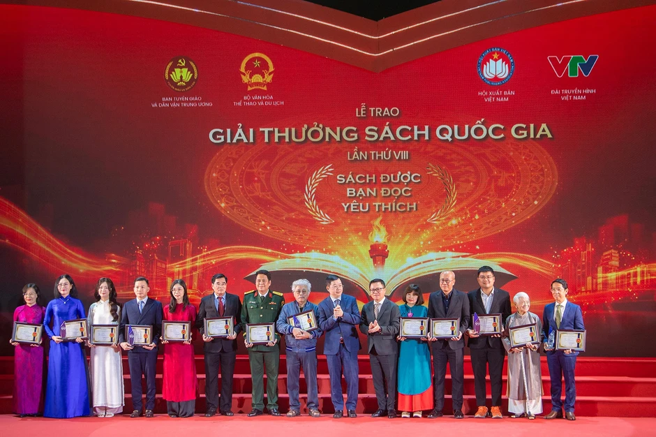 Sách lịch sử đoạt giải A Sách quốc gia Sách lịch sử đoạt giải A Sách quốc gia