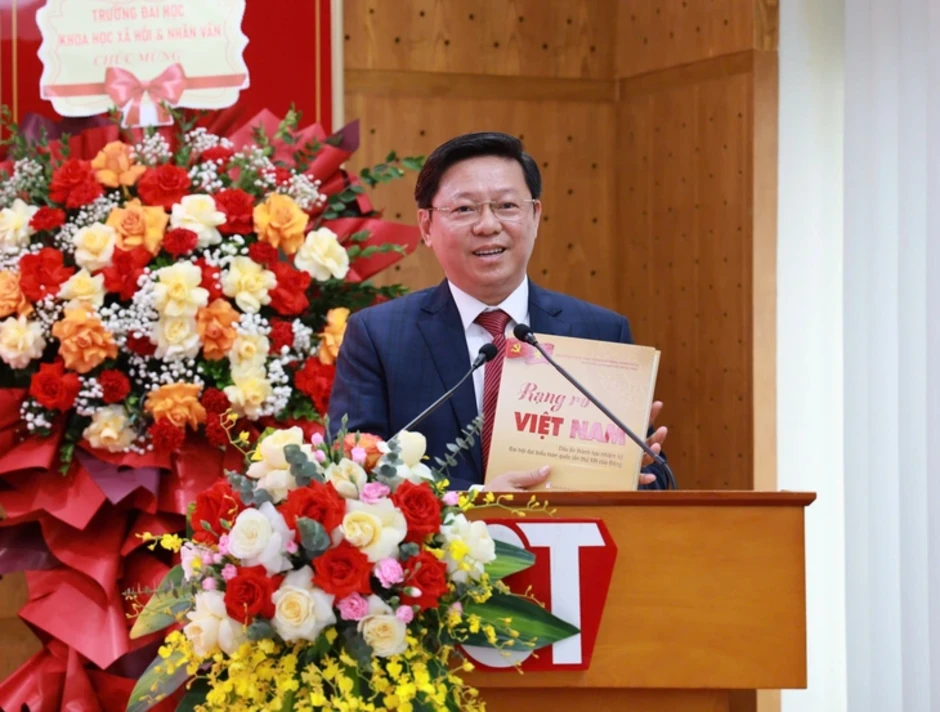 Thấy gì qua dấu ấn thành tựu nhiệm kỳ Đại hội XIII của Đảng? Thấy gì qua dấu ấn thành tựu nhiệm kỳ Đại hội XIII của Đảng?