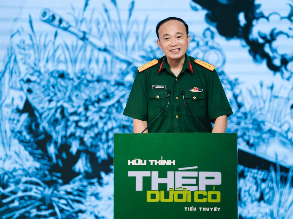 Tiểu thuyết đầu tay của nhà thơ Hữu Thỉnh tri ân những người lính