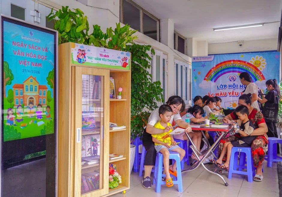 TP.HCM đưa sách đến khu chung cư, bệnh viện hưởng ứng ngày Sách và Văn hoá đọc TP.HCM đưa sách đến khu chung cư, bệnh viện hưởng ứng ngày Sách và Văn hoá đọc