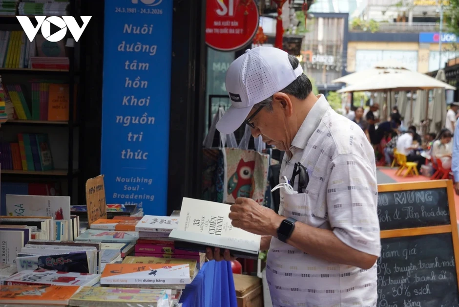 TP.HCM đưa sách đến khu chung cư, bệnh viện hưởng ứng ngày Sách và Văn hoá đọc TP.HCM đưa sách đến khu chung cư, bệnh viện hưởng ứng ngày Sách và Văn hoá đọc