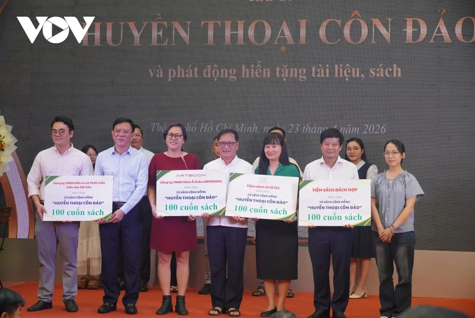 TP.HCM ra mắt tủ sách và phát động hiến tặng tư liệu cho đặc khu Côn Đảo TP.HCM ra mắt tủ sách và phát động hiến tặng tư liệu cho đặc khu Côn Đảo