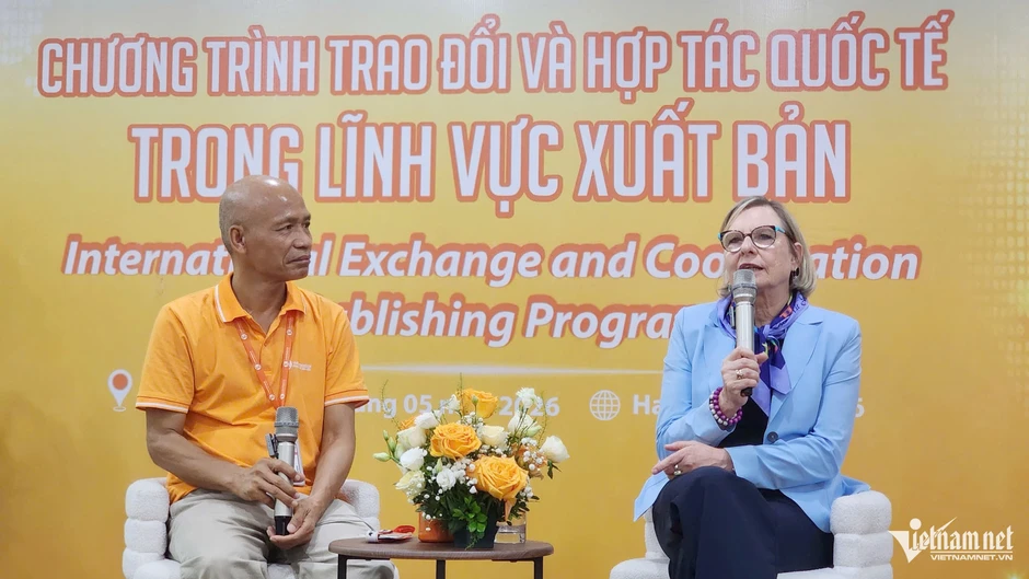 Từ 'một giá sách' ở Đức đến bài toán phát triển xuất bản Việt Nam Từ 'một giá sách' ở Đức đến bài toán phát triển xuất bản Việt Nam