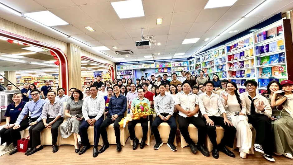 Từ sách đến phim nhân trường hợp của nhà văn Nguyễn Nhật Ánh Từ sách đến phim nhân trường hợp của nhà văn Nguyễn Nhật Ánh