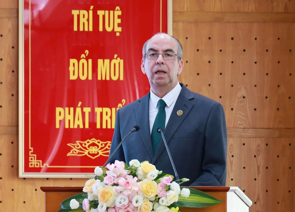 Tuyển tập các tác phẩm chọn lọc 15.000 trang của Tổng Tư lệnh Fidel Castro Ruz Tuyển tập các tác phẩm chọn lọc 15.000 trang của Tổng Tư lệnh Fidel Castro Ruz