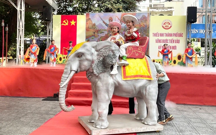 'Việt Bắc của tôi' không minh họa lịch sử, không đúc kết bài học 'Việt Bắc của tôi' không minh họa lịch sử, không đúc kết bài học