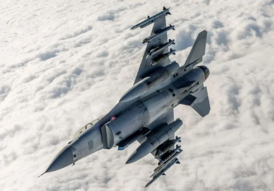 ‘Quái vật’ F-16G lộ diện với siêu cảm biến IRST, tầm bay ‘khủng’ thay đổi diện mạo Không quân Mỹ ‘Quái vật’ F-16G lộ diện với siêu cảm biến IRST, tầm bay ‘khủng’ thay đổi diện mạo Không quân Mỹ