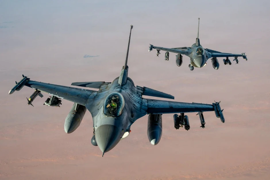 ‘Quái vật’ F-16G lộ diện với siêu cảm biến IRST, tầm bay ‘khủng’ thay đổi diện mạo Không quân Mỹ ‘Quái vật’ F-16G lộ diện với siêu cảm biến IRST, tầm bay ‘khủng’ thay đổi diện mạo Không quân Mỹ