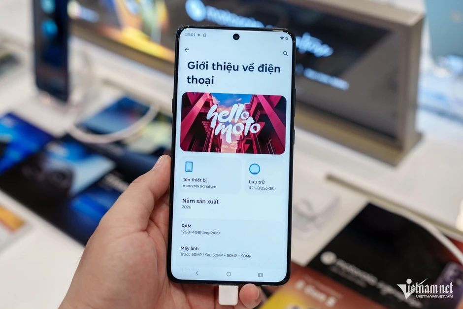 Ảnh thực tế Signature, smartphone cao cấp giá 23 triệu đồng Motorola vừa ra mắt Ảnh thực tế Signature, smartphone cao cấp giá 23 triệu đồng Motorola vừa ra mắt