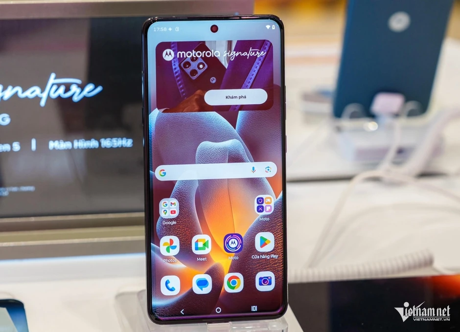 Ảnh thực tế Signature, smartphone cao cấp giá 23 triệu đồng Motorola vừa ra mắt Ảnh thực tế Signature, smartphone cao cấp giá 23 triệu đồng Motorola vừa ra mắt