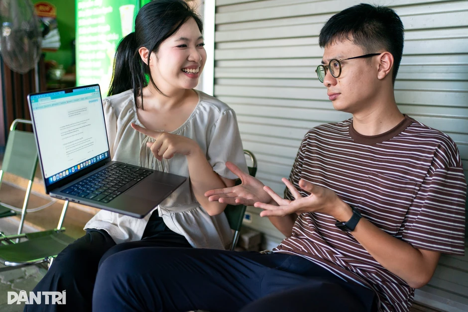 Cặp đôi cãi nhau vì “tiểu tam” AI: “Em thà nói chuyện với nó còn hơn” Cặp đôi cãi nhau vì “tiểu tam” AI: “Em thà nói chuyện với nó còn hơn”