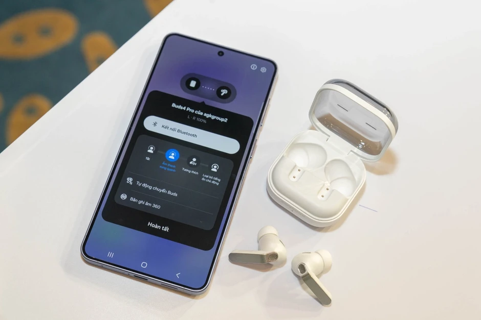 Galaxy Buds 4 ra mắt với thiết kế mới, nhiều t&iacute;nh năng AI