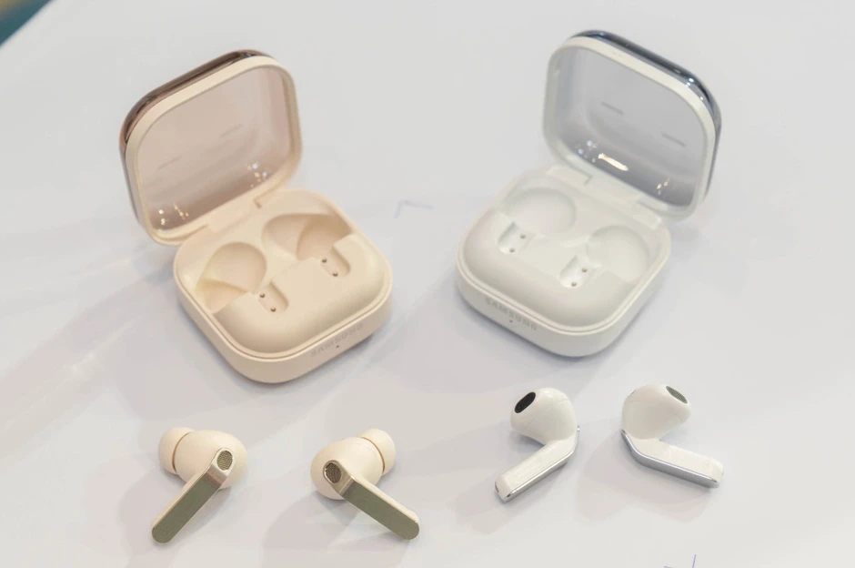 Galaxy Buds 4 ra mắt với thiết kế mới, nhiều t&iacute;nh năng AI