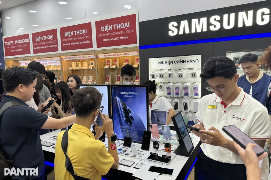 Galaxy S26 lên kệ, phiên bản Ultra bán chạy nhất tại Việt Nam Galaxy S26 lên kệ, phiên bản Ultra bán chạy nhất tại Việt Nam