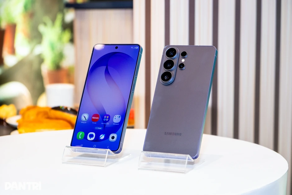 Galaxy S26 Ultra tăng giá, cao nhất 52 triệu đồng tại Việt Nam Galaxy S26 Ultra tăng giá, cao nhất 52 triệu đồng tại Việt Nam