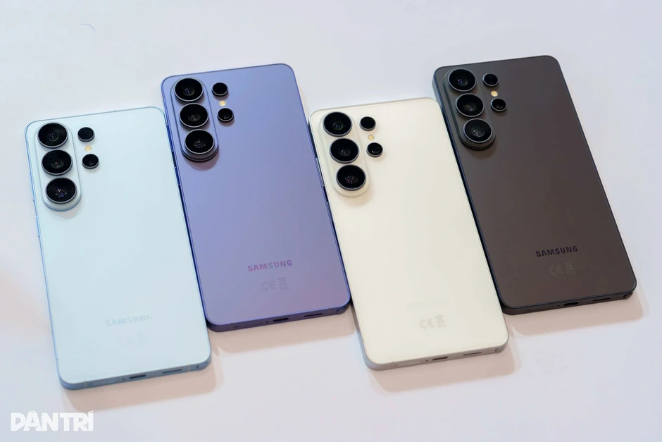 Galaxy S26 Ultra tăng giá, cao nhất 52 triệu đồng tại Việt Nam Galaxy S26 Ultra tăng giá, cao nhất 52 triệu đồng tại Việt Nam