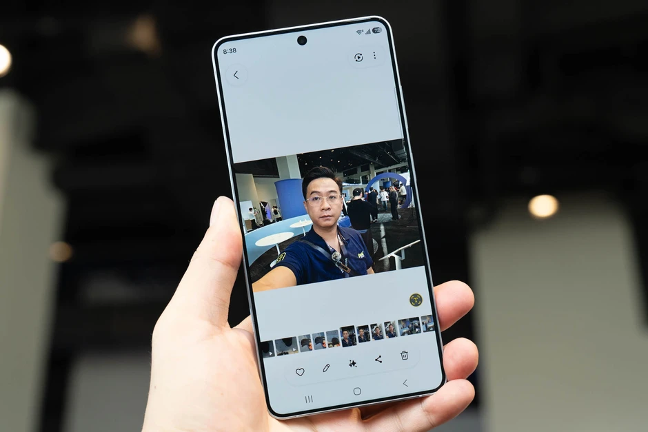 Galaxy S26 Ultra tr&igrave;nh l&agrave;ng: Chống nh&igrave;n trộm, trở lại viền nh&ocirc;m
