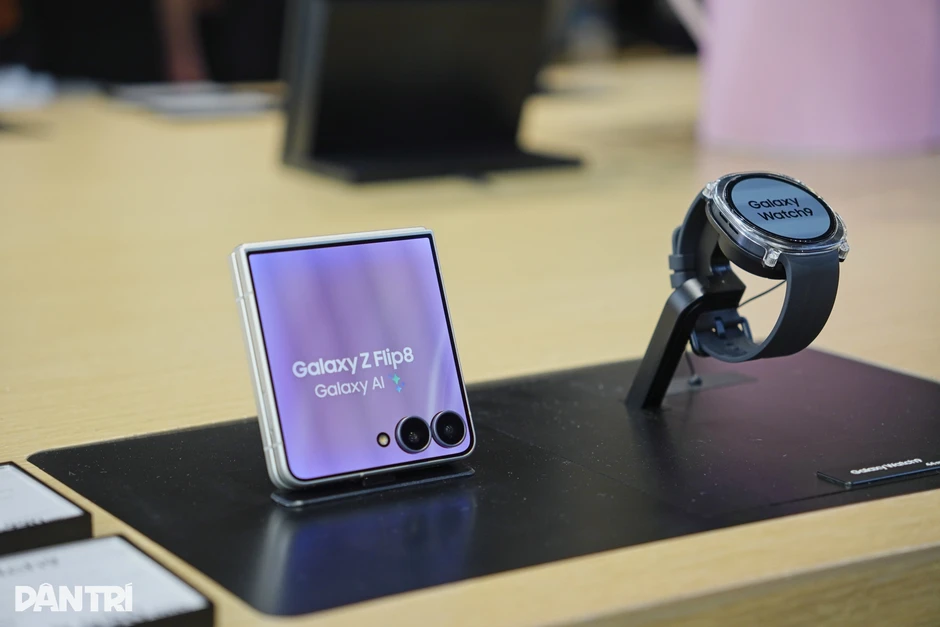 Galaxy Z Fold8, Galaxy Z Flip8 đồng loạt giảm giá Galaxy Z Fold8, Galaxy Z Flip8 đồng loạt giảm giá