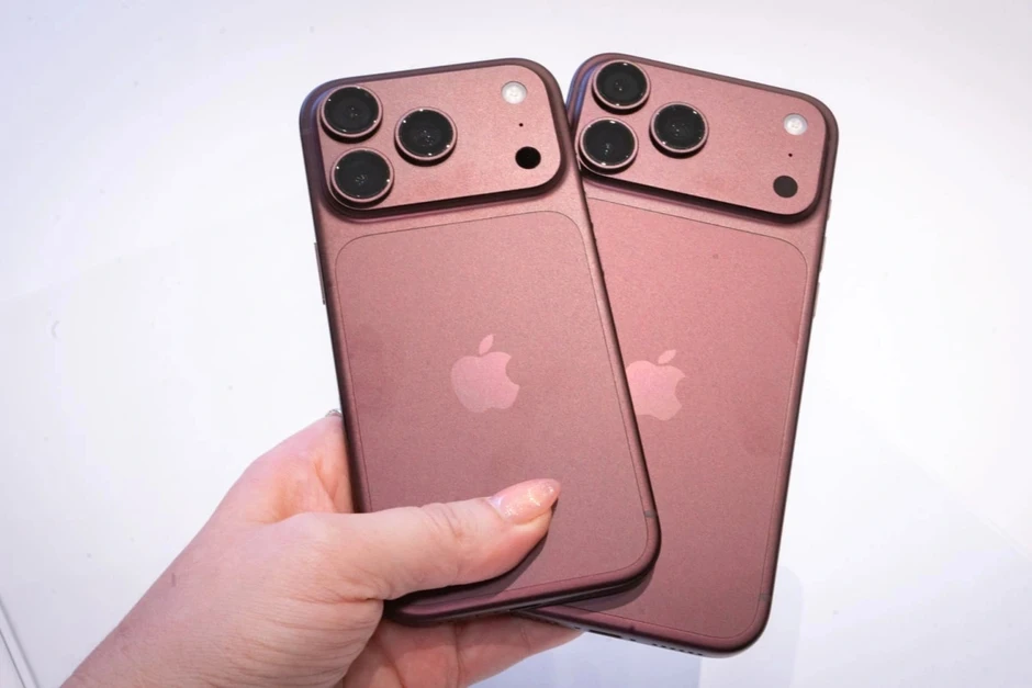 iPhone 18 Pro Max được giao đến tay người dùng Việt Nam iPhone 18 Pro Max được giao đến tay người dùng Việt Nam