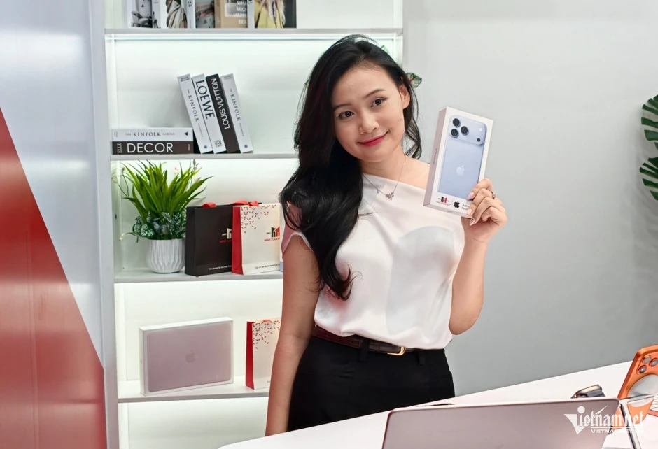 iPhone 18 Pro và iPhone 18 Pro Max đến tay người dùng Việt với số lượng hạn chế iPhone 18 Pro và iPhone 18 Pro Max đến tay người dùng Việt với số lượng hạn chế