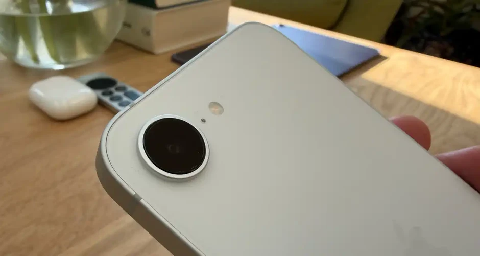 iPhone 18 và iPhone 18e: Hé lộ thời điểm ra mắt, camera và giá bán iPhone 18 và iPhone 18e: Hé lộ thời điểm ra mắt, camera và giá bán
