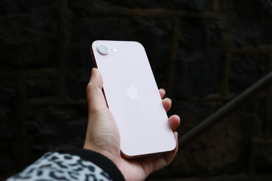 Khen iPhone 17e hết lời nhưng truyền thông thế giới vẫn khuyên mua iPhone 17 Khen iPhone 17e hết lời nhưng truyền thông thế giới vẫn khuyên mua iPhone 17