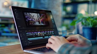 Laptop chip AMD Ryzen AI hỗ trợ đa dạng nhu cầu học tập