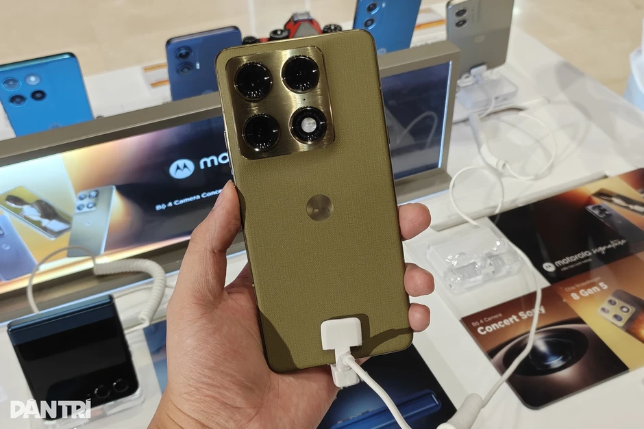 Motorola Signature ra mắt tại Việt Nam, giá 23 triệu đồng Motorola Signature ra mắt tại Việt Nam, giá 23 triệu đồng