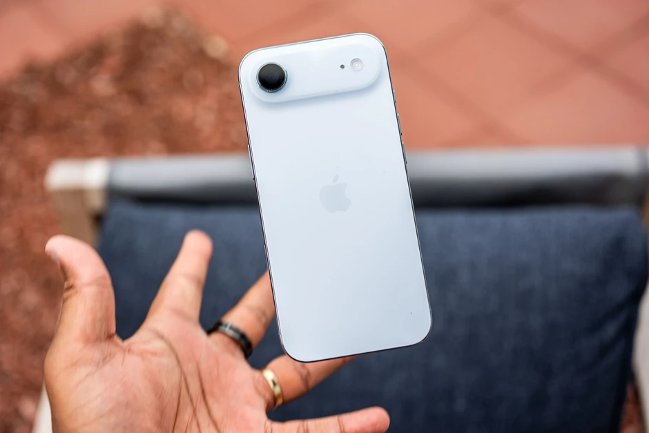 Nghịch lý giá iPhone Air rẻ hơn iPhone 15