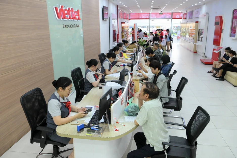 Nhà mạng ráo riết hỗ trợ người dân xác thực thuê bao trước hạn chót 15/6 Nhà mạng ráo riết hỗ trợ người dân xác thực thuê bao trước hạn chót 15/6