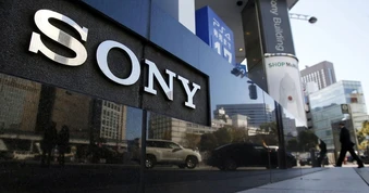 Quyết định gây phẫn nộ và tranh cãi của Sony