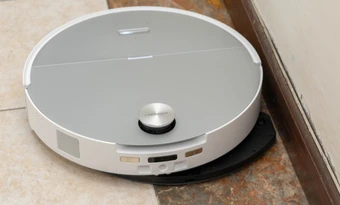 Robot đầu tiên có giẻ lau rung mở rộng của Roborock