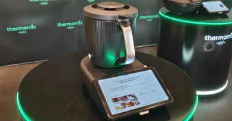 Robot nấu ăn thông minh giá hơn 52 triệu đồng