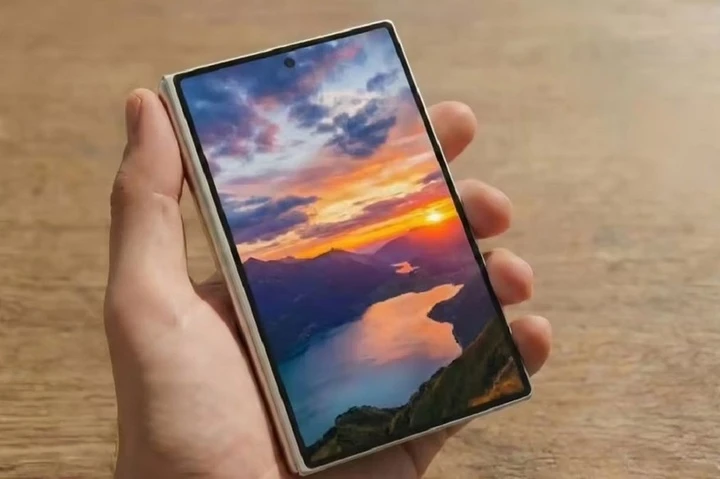 Samsung Galaxy Z Fold 8 Wide sẽ tạo bước ngoặt cho điện thoại gập? Samsung Galaxy Z Fold 8 Wide sẽ tạo bước ngoặt cho điện thoại gập?