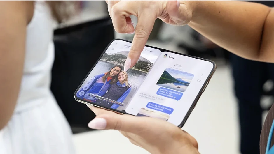 Sếp Apple: “Thấy ai dán kính cường lực lên iPhone là tôi nổi da gà” Sếp Apple: “Thấy ai dán kính cường lực lên iPhone là tôi nổi da gà”