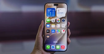 Sếp Apple: “Thấy ai dán kính cường lực lên iPhone là tôi nổi da gà”