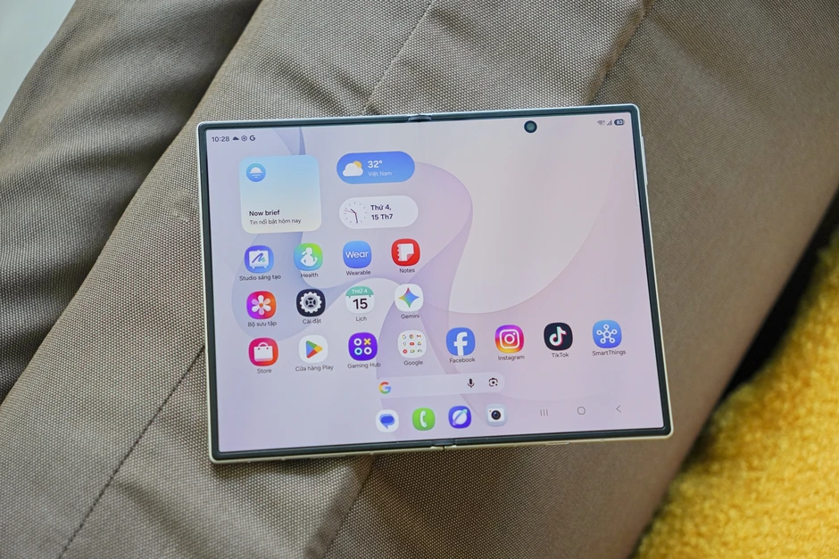 Sếp Google thích Z Fold8 nhưng thừa nhận iPhone Duo làm tốt hơn điểm này Sếp Google thích Z Fold8 nhưng thừa nhận iPhone Duo làm tốt hơn điểm này