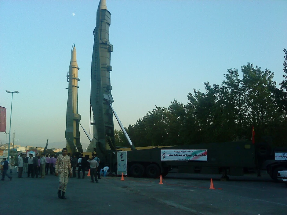 Siêu tên lửa Sejjil Iran tầm bắn 2000km, tốc độ Mach 13, đầu đạn 1500kg ‘xuyên thủng’ phòng không Israel Siêu tên lửa Sejjil Iran tầm bắn 2000km, tốc độ Mach 13, đầu đạn 1500kg ‘xuyên thủng’ phòng không Israel