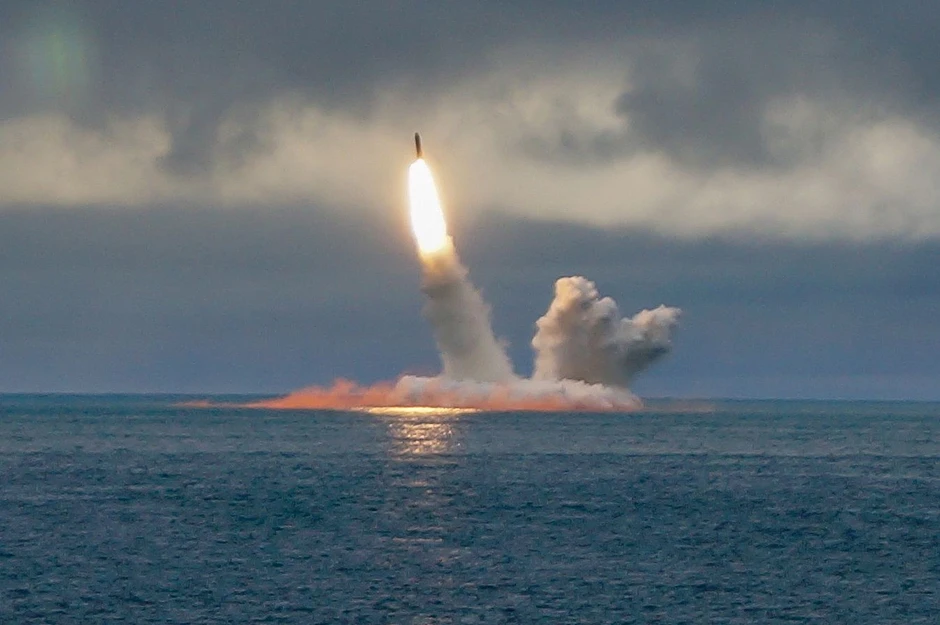Tên lửa Bulava tầm bắn 9.000km, công nghệ MIRV 10 đầu đạn, khiến mọi hệ thống phòng thủ bất lực Tên lửa Bulava tầm bắn 9.000km, công nghệ MIRV 10 đầu đạn, khiến mọi hệ thống phòng thủ bất lực