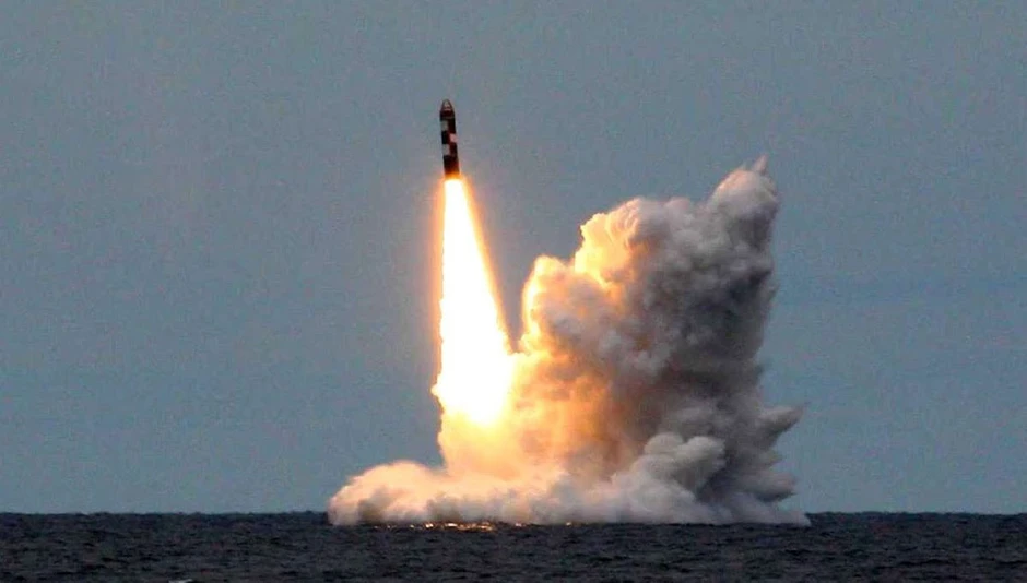 Tên lửa Bulava tầm bắn 9.000km, công nghệ MIRV 10 đầu đạn, khiến mọi hệ thống phòng thủ bất lực Tên lửa Bulava tầm bắn 9.000km, công nghệ MIRV 10 đầu đạn, khiến mọi hệ thống phòng thủ bất lực