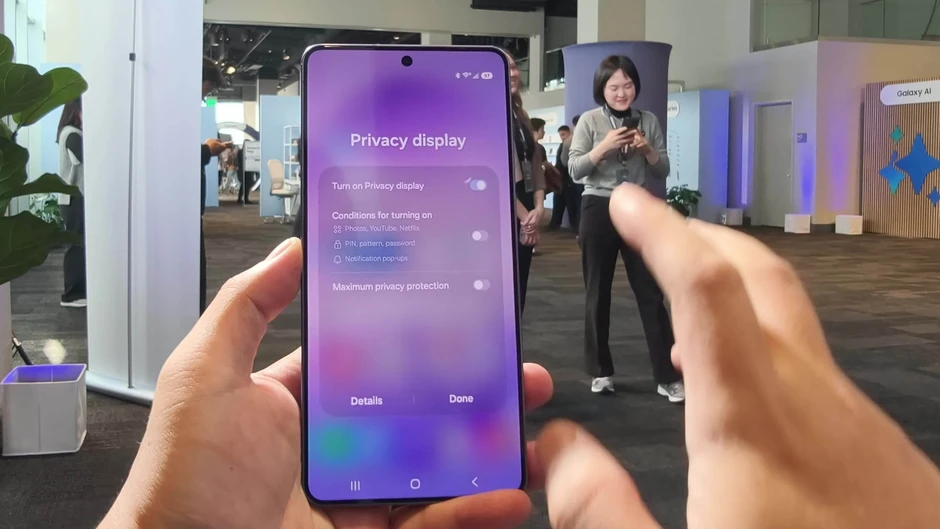 Trải nghiệm màn hình chống nhìn trộm trên Galaxy S26 Ultra Trải nghiệm màn hình chống nhìn trộm trên Galaxy S26 Ultra