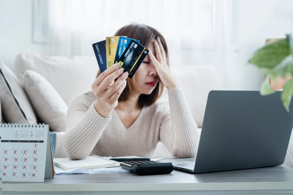 Trào lưu "mua sắm giả" để giải tỏa áp lực thật của giới trẻ Hàn Trào lưu "mua sắm giả" để giải tỏa áp lực thật của giới trẻ Hàn