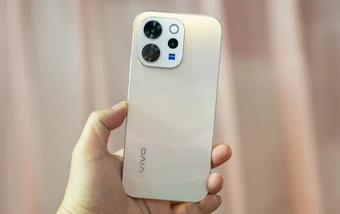 Vivo V70 - smartphone cận cao cấp dùng ống kính Zeiss