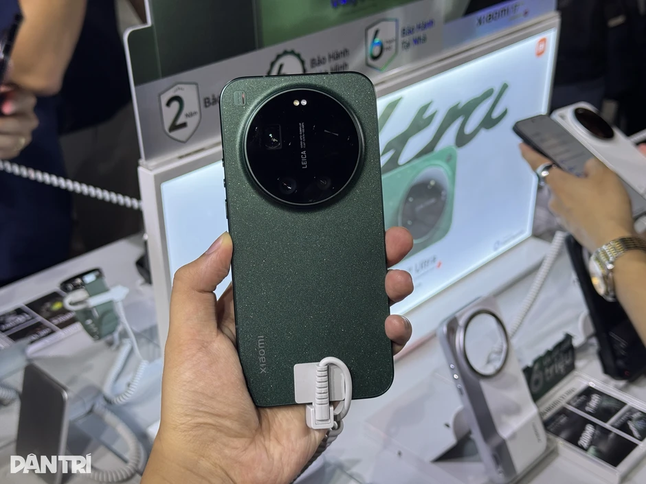 Xiaomi 17 ra mắt, cạnh tranh iPhone 17 và Galaxy S26 Xiaomi 17 ra mắt, cạnh tranh iPhone 17 và Galaxy S26