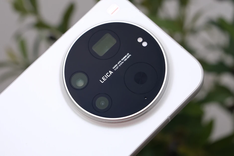 Xiaomi ra 17 Ultra với camera Leica, gi&aacute; cao hơn iPhone 17 Pro Max