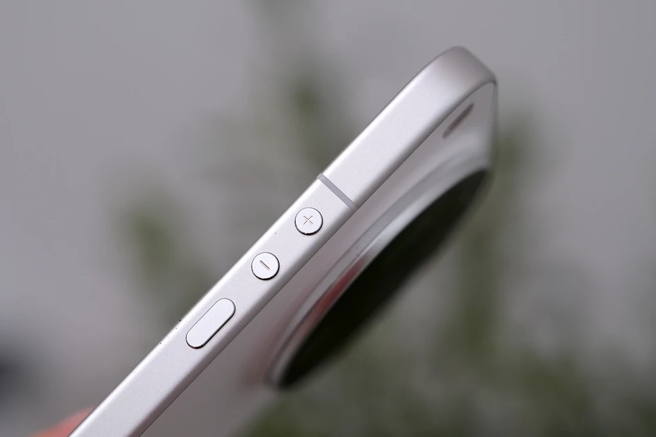 Xiaomi ra 17 Ultra với camera Leica, gi&aacute; cao hơn iPhone 17 Pro Max