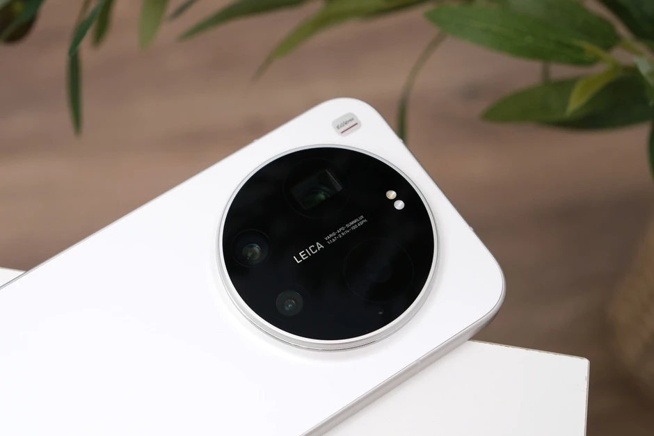 Xiaomi ra 17 Ultra với camera Leica, gi&aacute; cao hơn iPhone 17 Pro Max