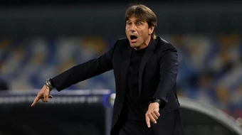 Antonio Conte chính thức rời Napoli