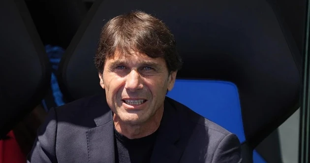 Antonio Conte chuẩn bị chia tay Napoli sau hai năm rực rỡ Antonio Conte chuẩn bị chia tay Napoli sau hai năm rực rỡ